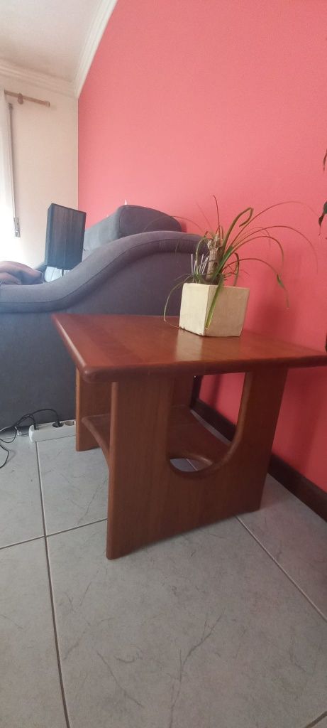 Mesa de apoio em pinho maciço