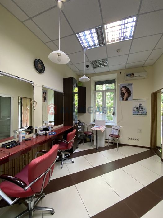 Продам готовий бізнес у центральному районі Салон Краси35000$