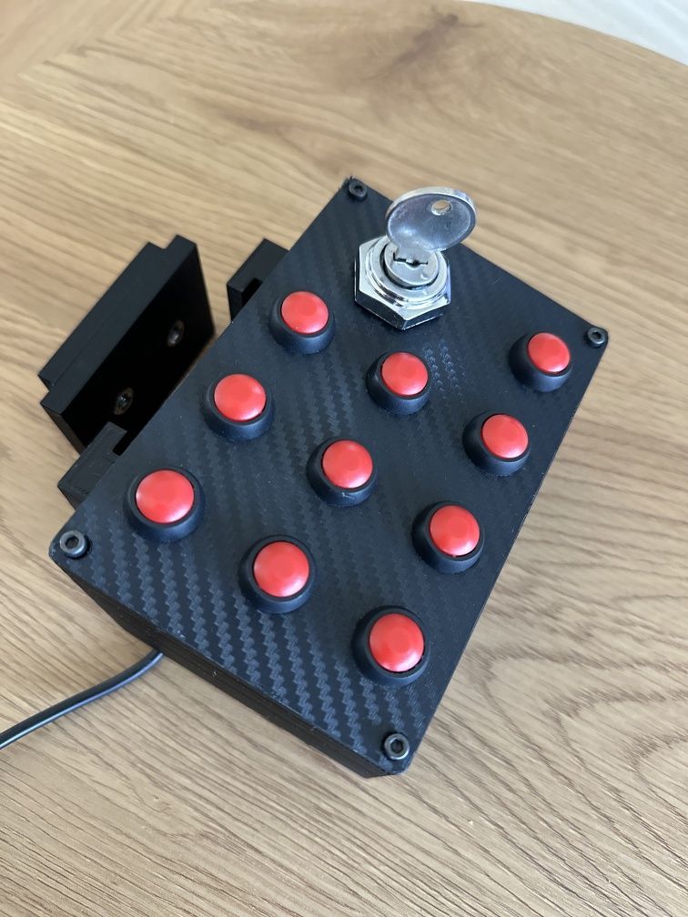 Button box, stacyjka simracing, thrustmaster, moza, logitech