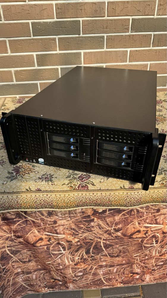 Сервер. Корпус сервера. Supermicro Chenbro.