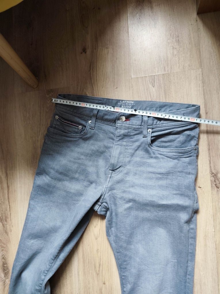 Nowe Tommy Hilfiger 32/32 faktura , gwarancja jeszcze rok