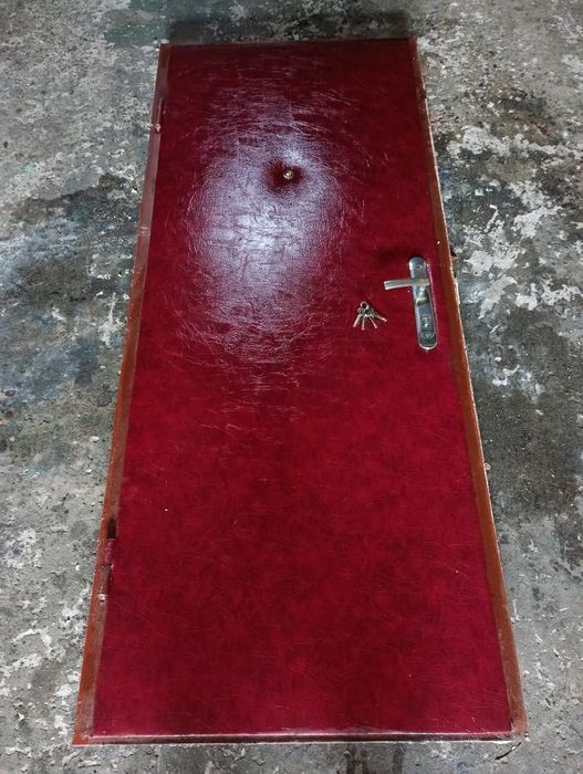 Двери.Двері.(192х75см) входные металлические