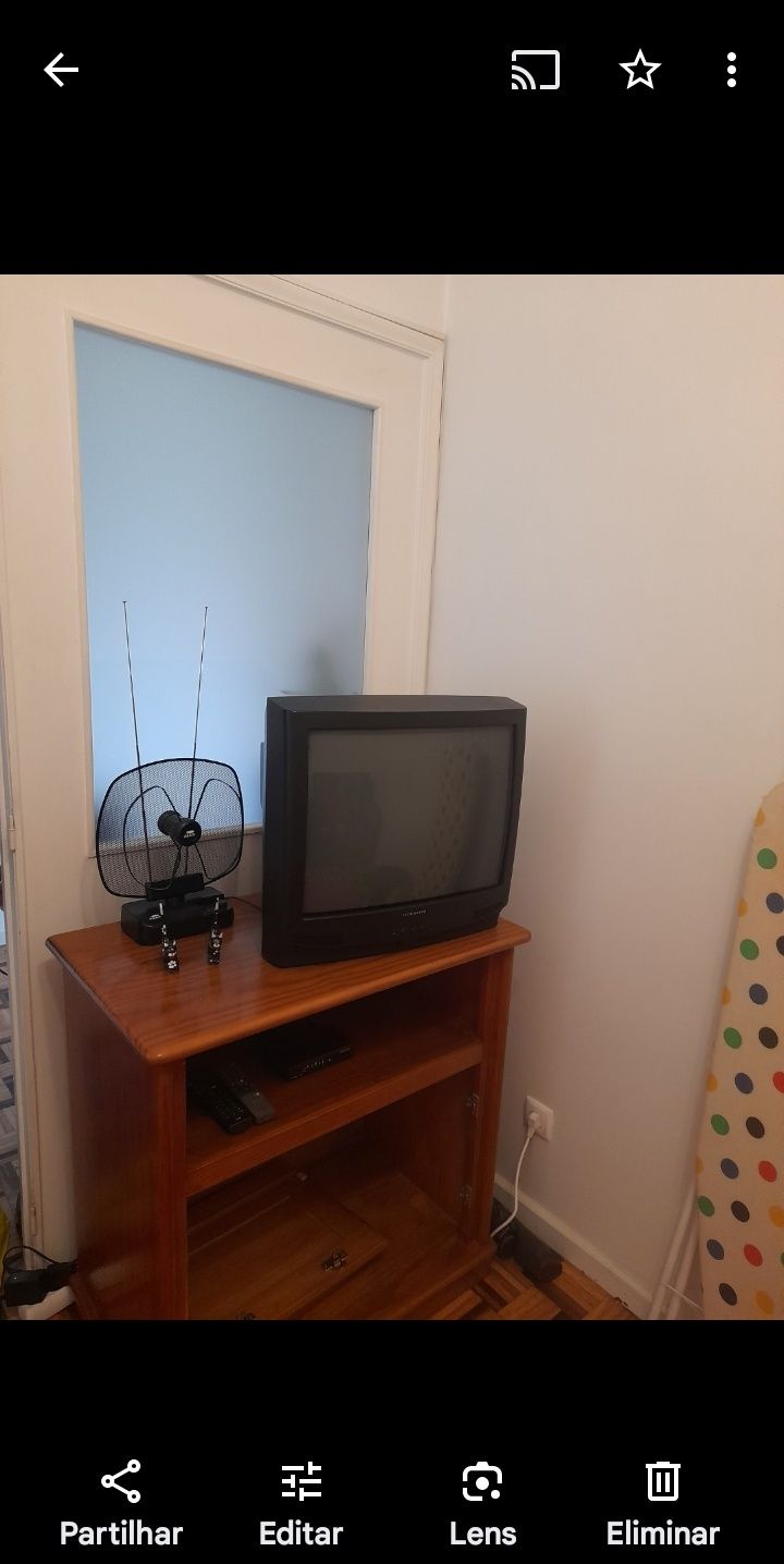 Televisão Tecnimagem com comando - Diâmetro diagonal 52 cm