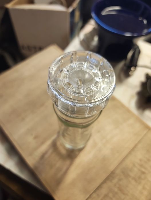 Młynek do ziół i przypraw.