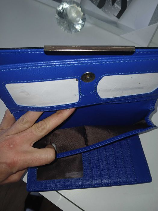 Czarny portfel Prada