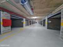 Garagens Box à Venda em Portimão — de 16 m² a 28 m², entre a estação d