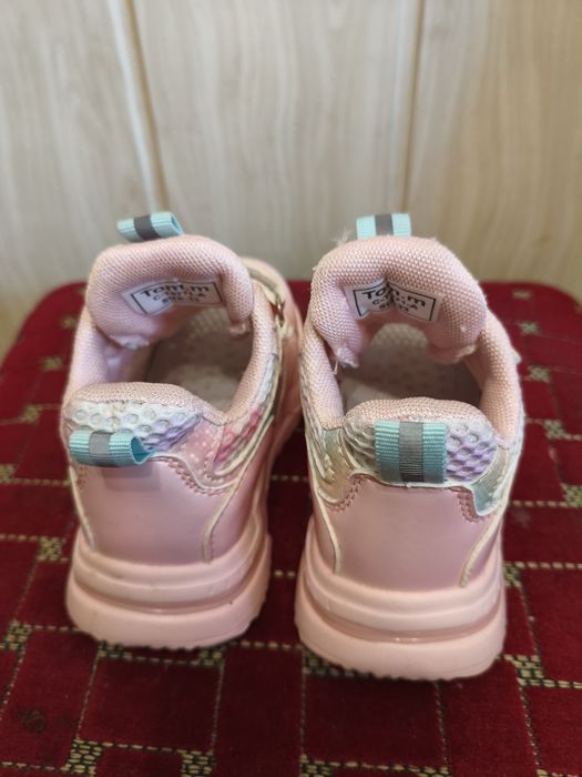 Кросівки з підсвіткою