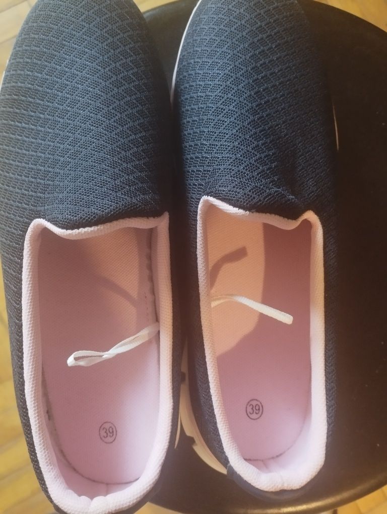 Продам мокасіни жіночі, нові, 39 р.