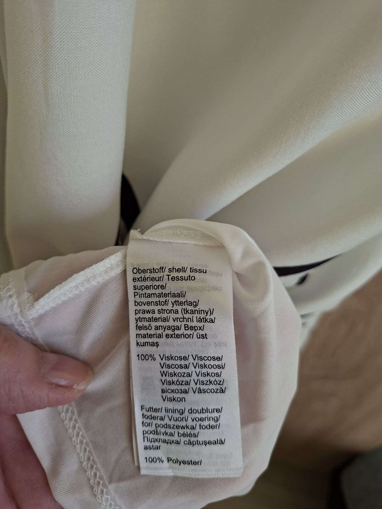Nowa biała sukienka z wzorem 44