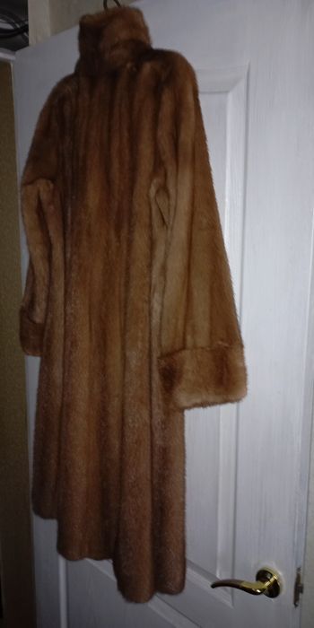 Продається шуба натуральна норкова 7000