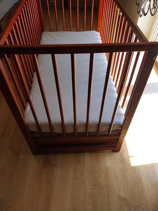Sprzedam łóżeczko dziecięce 60x120 z szufladą po spodem