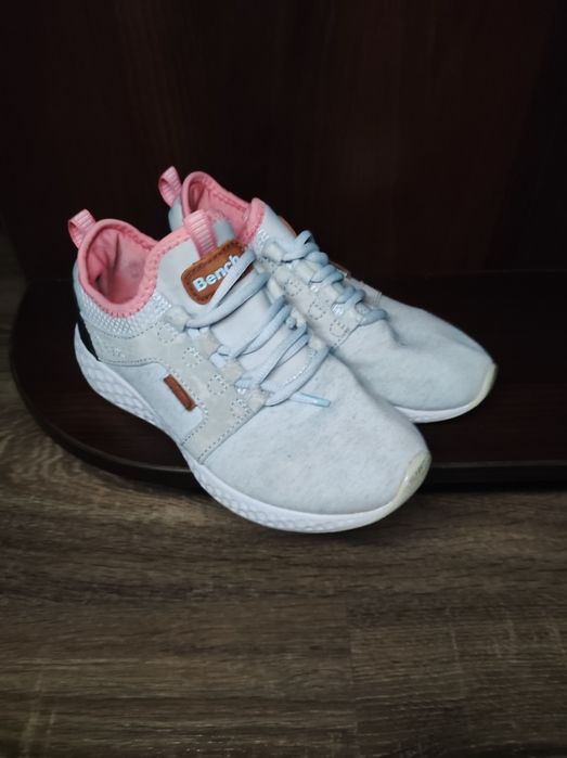 Кросівки для дівчинки