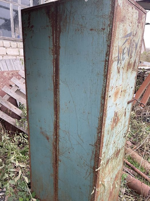 Шафа металева, двохдверна