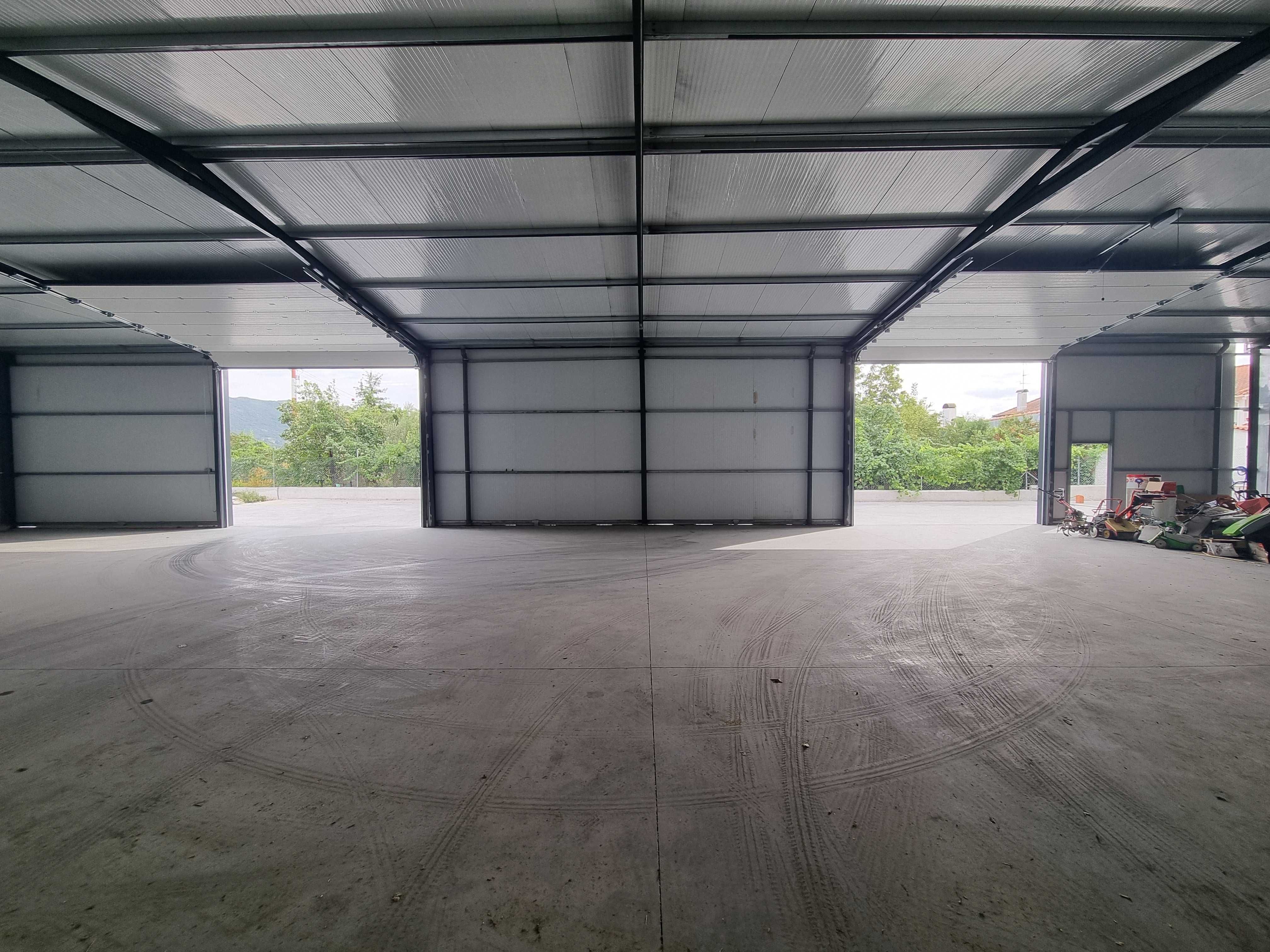 Armazém novo com 450m2 bem localizado