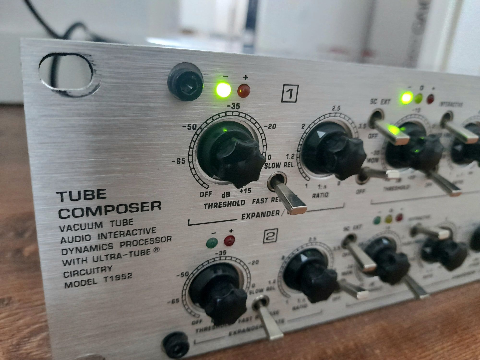 Lampowy procesor dynamiki mastering Behringer Tube Composer T-1952
