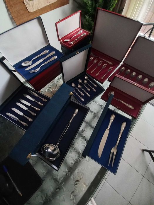1 conjunto de 6 facas de sobremesa em prata Portuguesa.