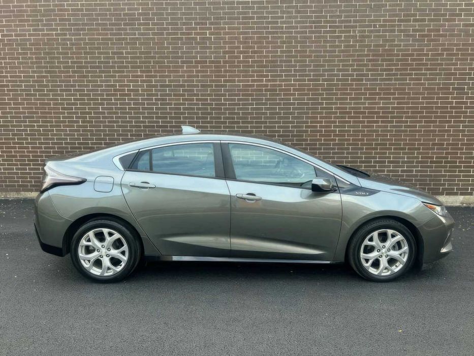 Chevrolet Volt Premier      2017