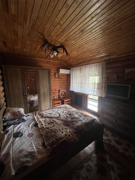 Продається 2х поверховий будинок біля озера у селі Нобель