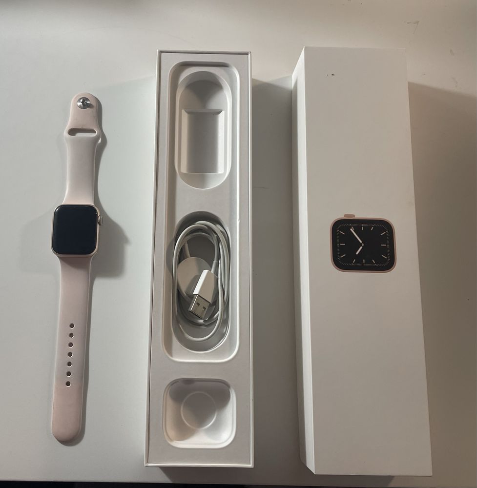 Apple Watch 5 40 mm alumínio