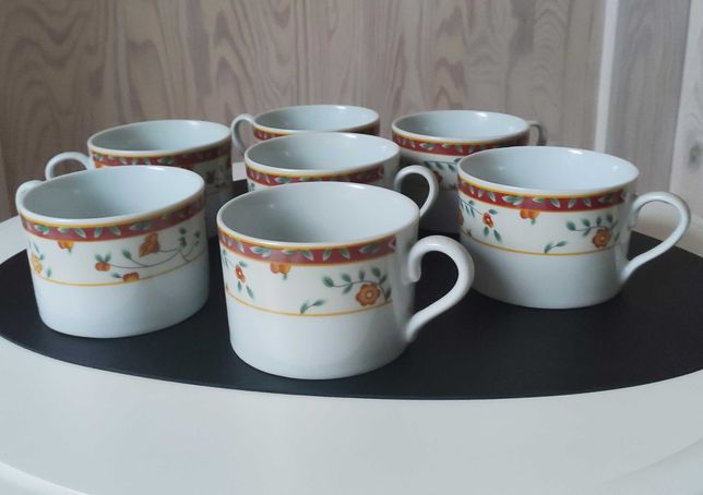 Zestaw 7 sztuk Stare Porcelanowe Kubki do Kawy zdobione kwiatami