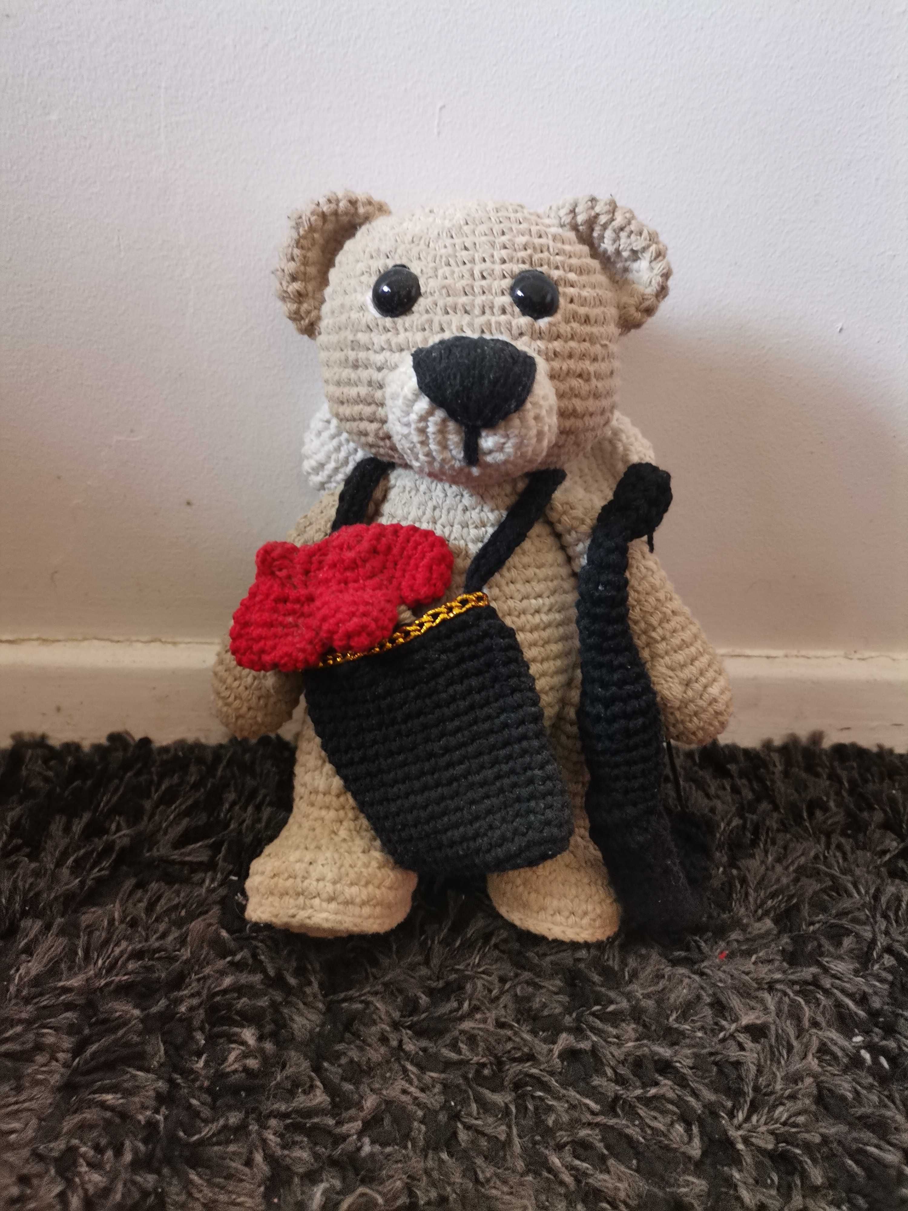 Amigurumi "Ursinho Cupido"