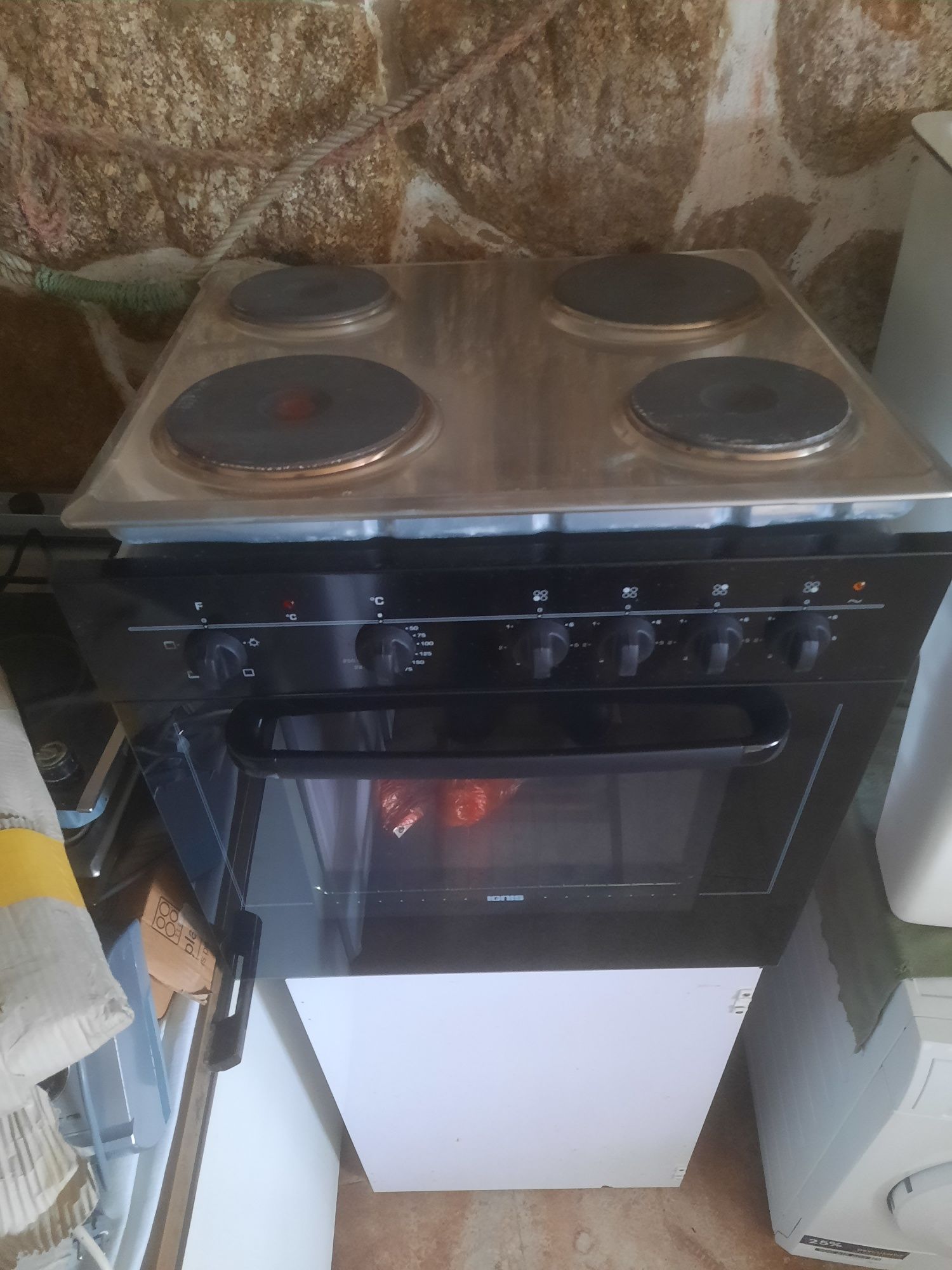 Forno Ignis, semi - novo, com placa. Em Travassós-Fafe