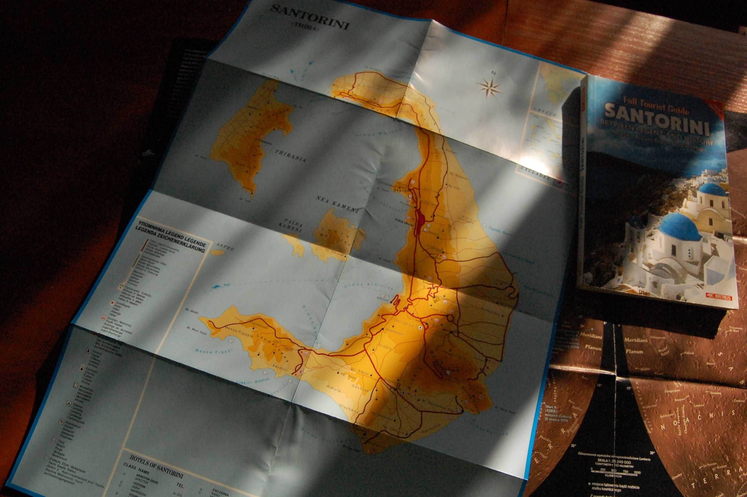 Santorini. Full tourist guide with szczegółową mapą!