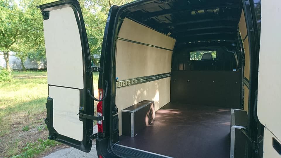 Renault Master L2H2 podłoga i boki