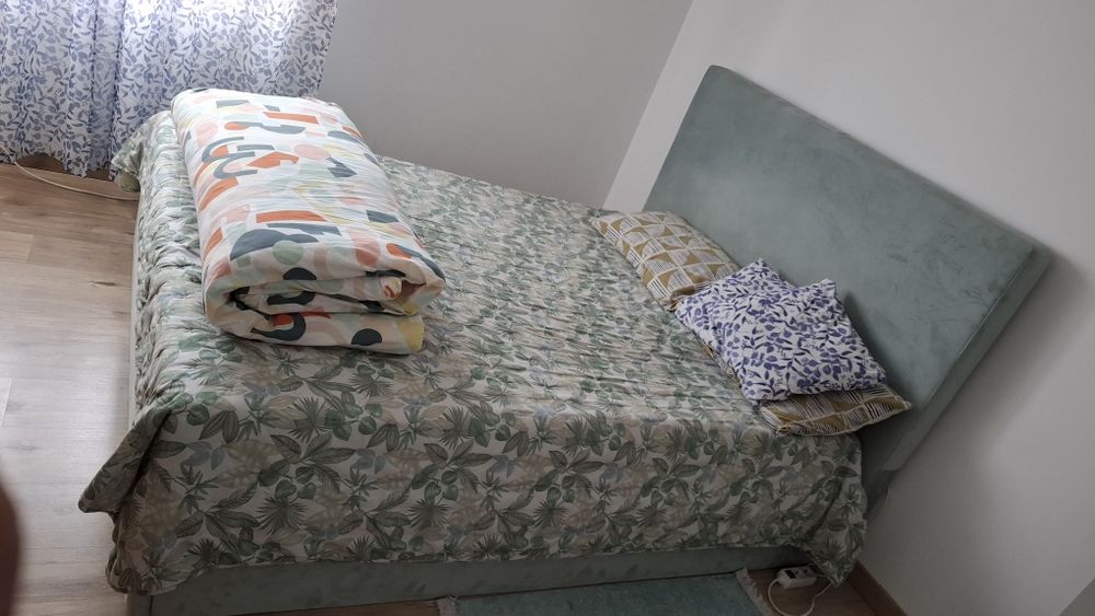 Cama de casal summier com cabeceira