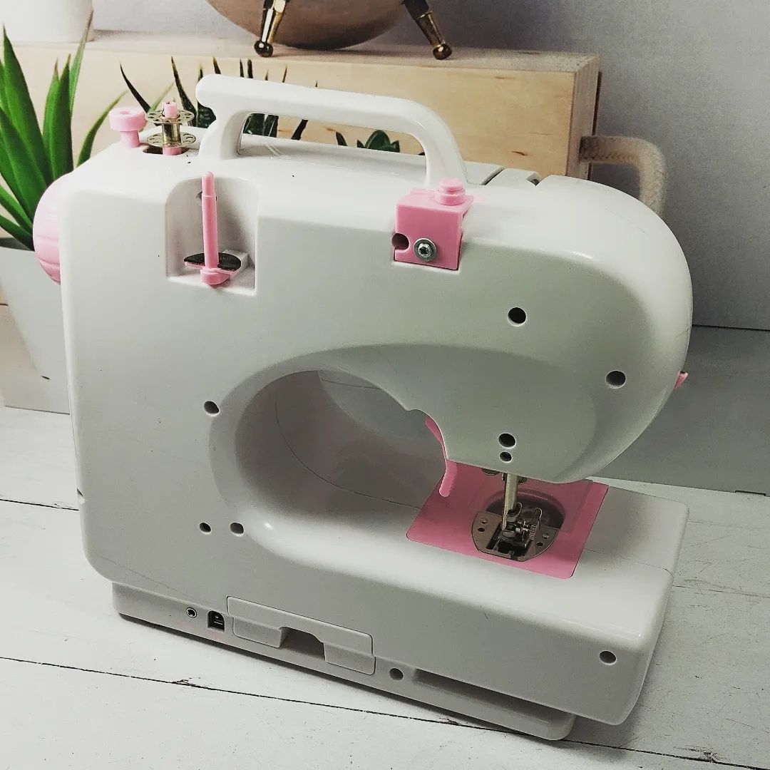 Машинка швейная Lil Sew
