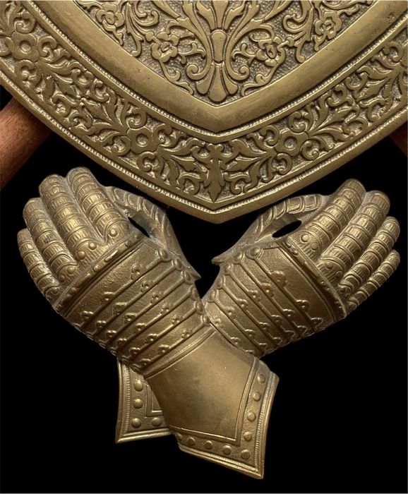 Вінтажне бронзове настінне панно щит картина статуетка скульптура пано