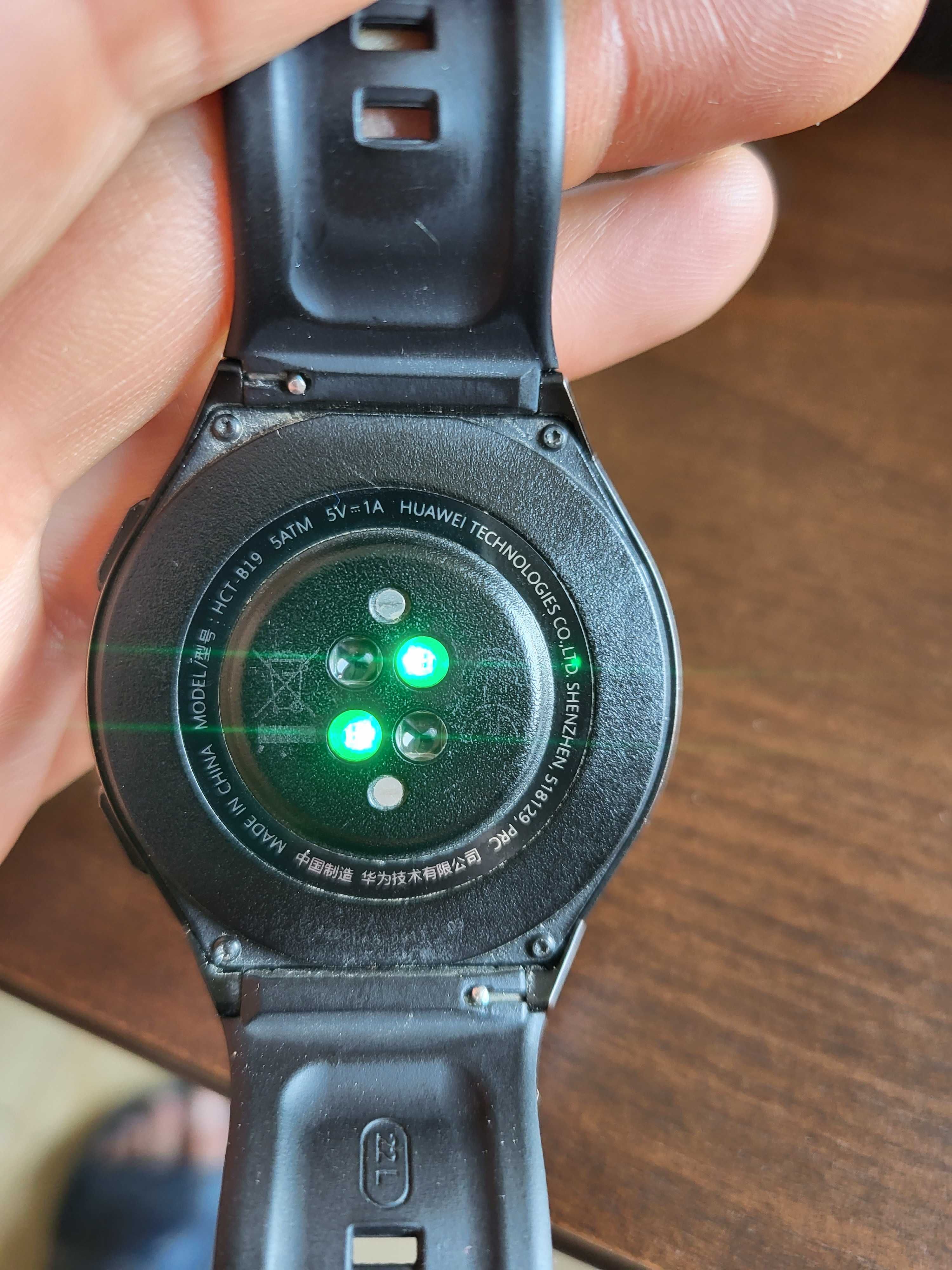 Huawei Watch 2e uszkodzone szkło