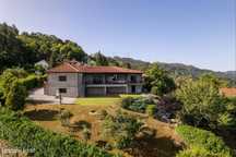 Oportunidade Única no Gerês: Moradia de 3 Quartos com Piscina Natural