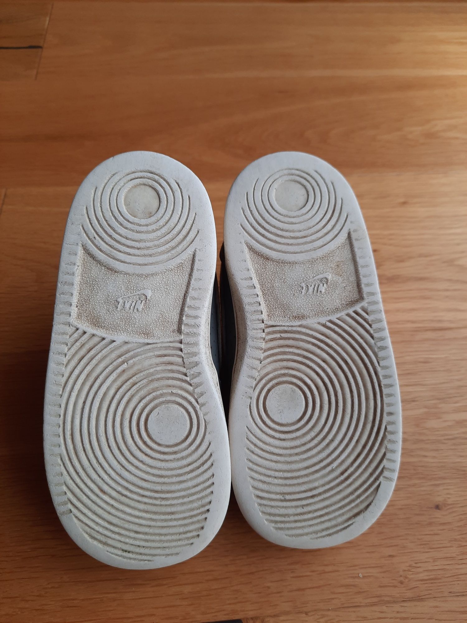 Buty nike dziecięce rozmiar 25 eu , 14cm