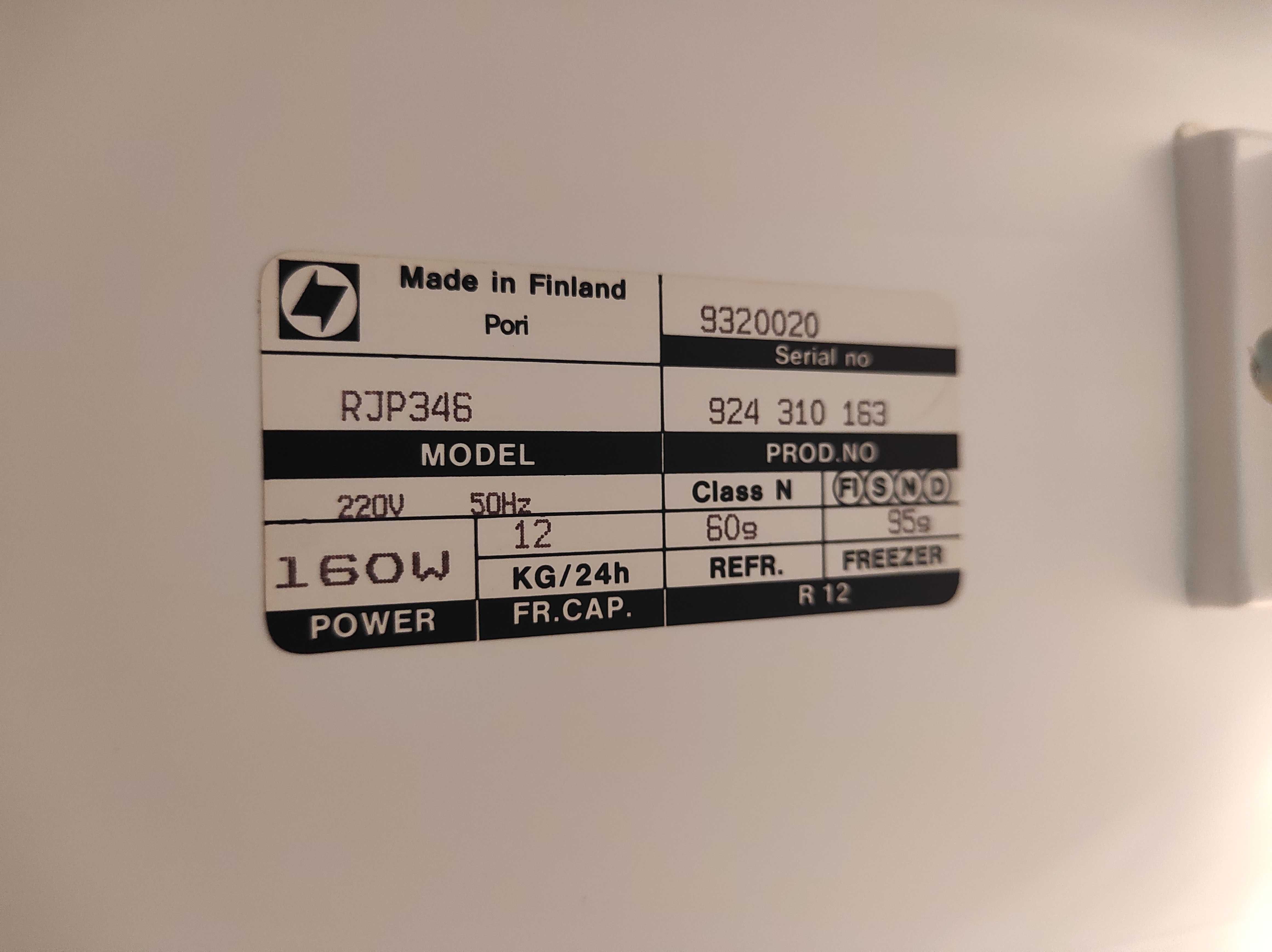 Двухкамерный холодильник Electrolux Rosenlew RJP 346