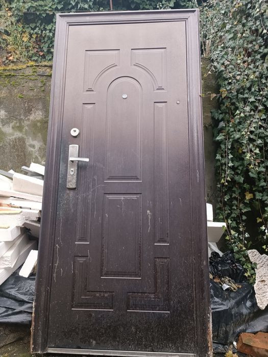 Двері б/у. Стандартні 80-ті двері.