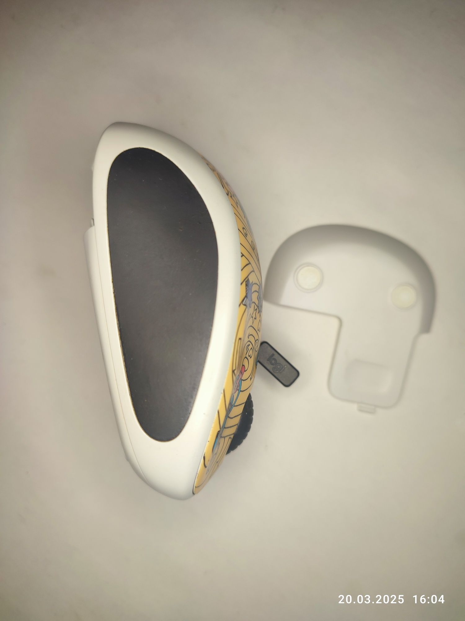 Мышь беспроводная Logitech M238 (910-005056) Go-Go Gold USB
