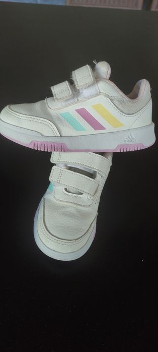 Sapatilhas adidas 25