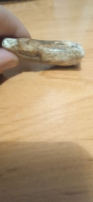 Темляк з рога оленя .
Ручна робота брилок з кості