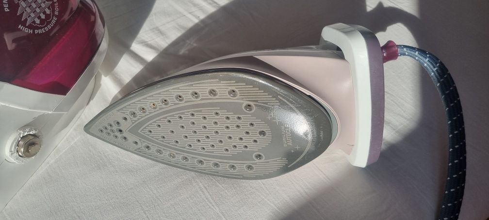 Żelazko z generatorem pary Tefal GV7781