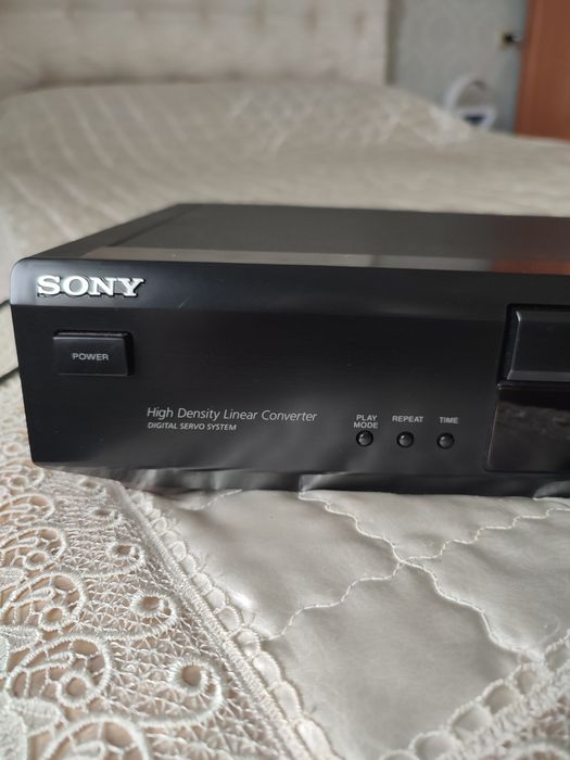 СД програвач SONY CDP-XE200  відмінний стан