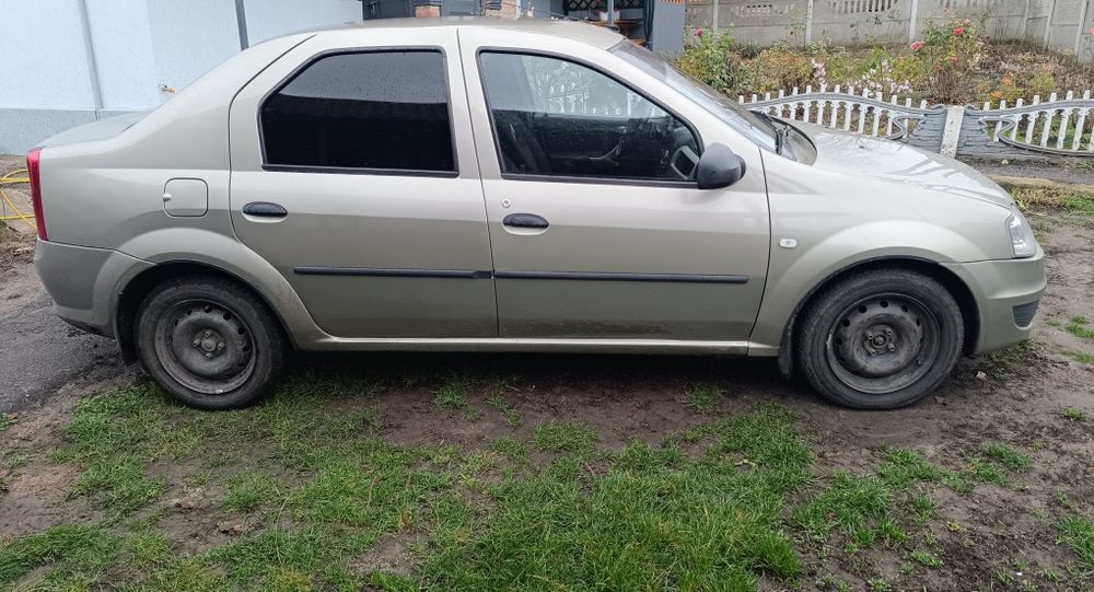 Рено логан 2011р