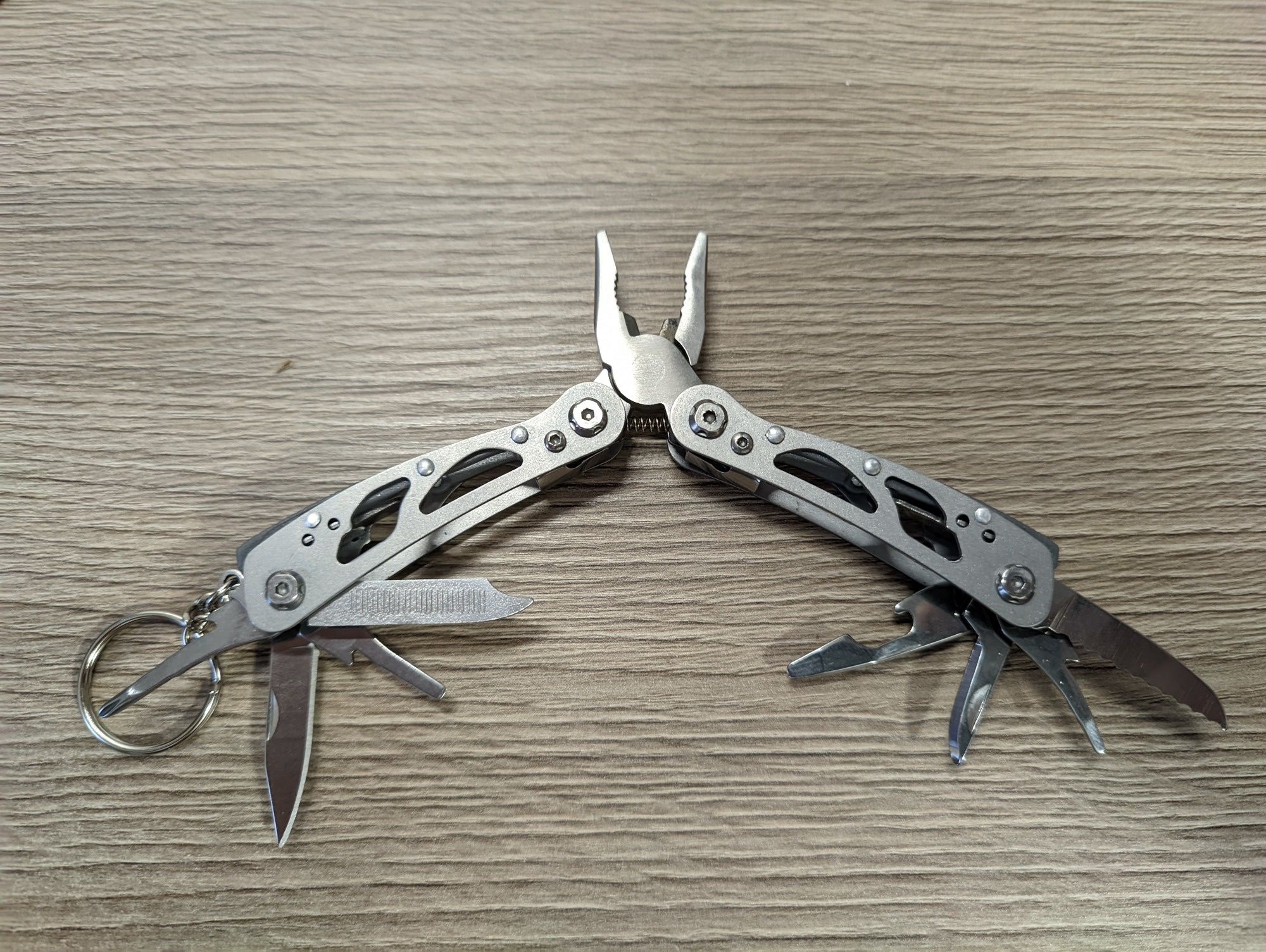 Multi tools ніж складний