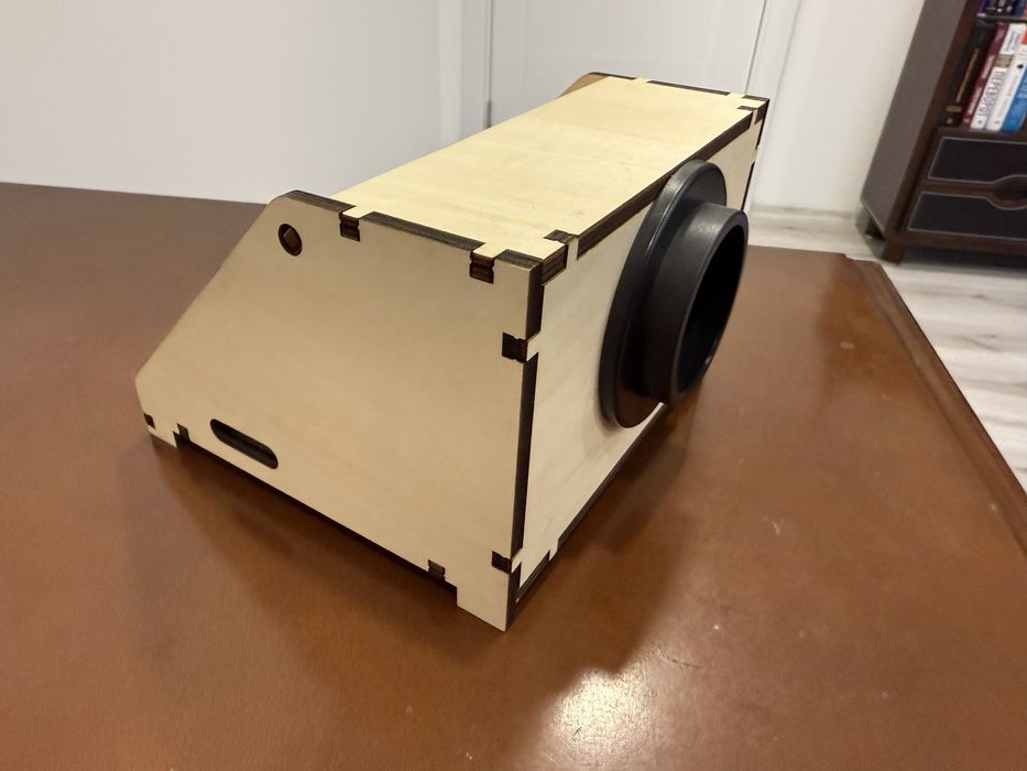 DIY-проектор для смартфона | Дерев’яний корпус + лінза