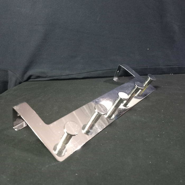 Cabide de porta em metal cromado