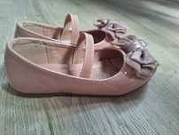 Eleganckie buciki, baleriny lakierowane 28