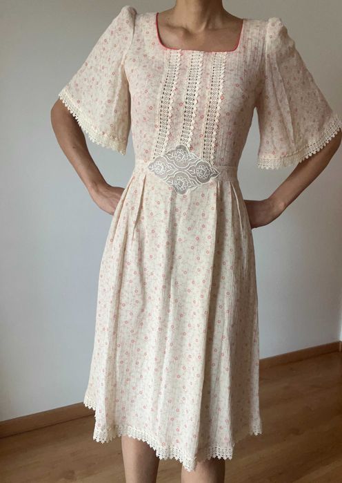 Vestido Vintage com Guipure – Leveza Bucólica e Elegância Atemporal
