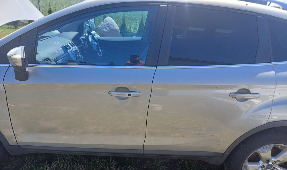 Drzwi lewy przód i tył do Forda Kuga MK 1 kolor P8