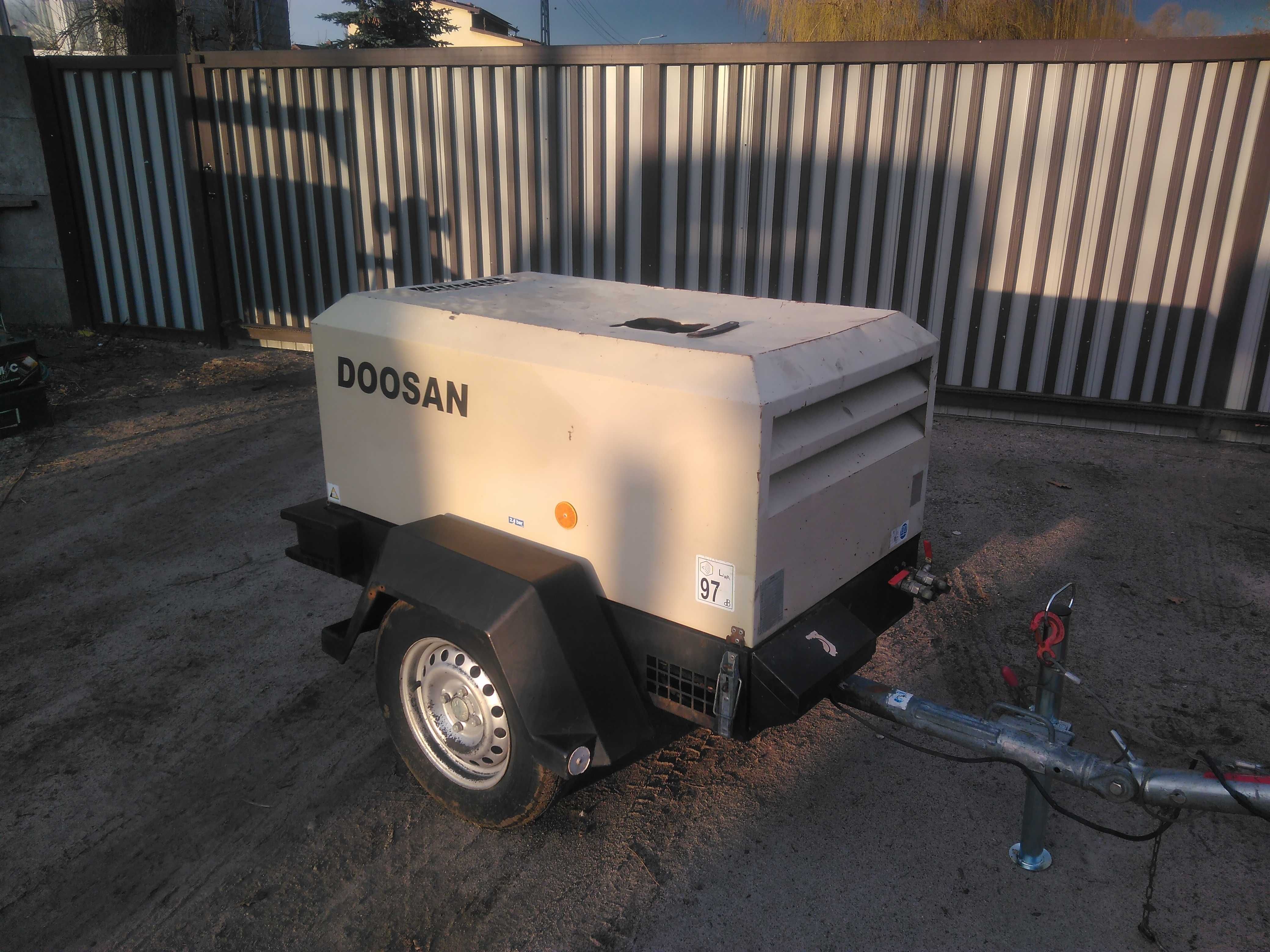 Kompresor śrubowy Doosan 720  sprowadzony 2012 rok Ingersoll Rand