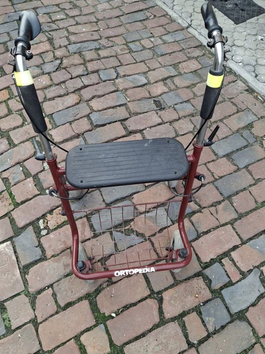 Sprzedam chodzik balkonik